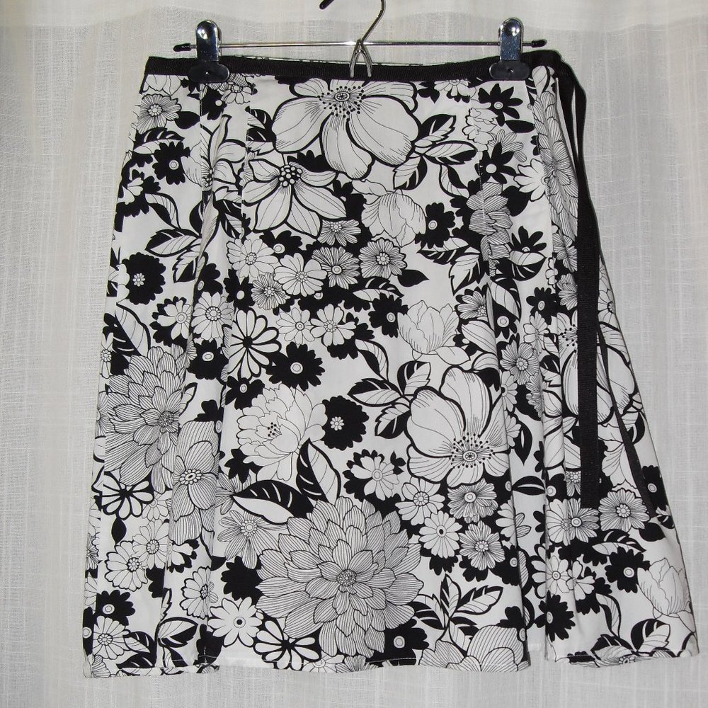 Massini Floral SKIRT Black & White Cotton Size 8